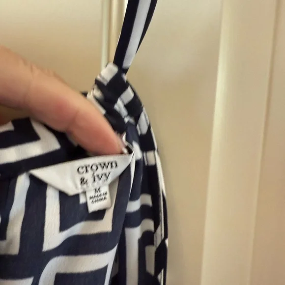 Crown & Ivy Geometric Patterned Dress in Black, Pink, and Blue - Picture 3 of 3